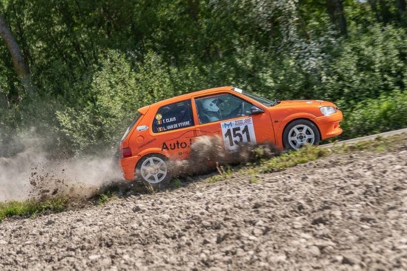 Peugeot 106 #151 sliding on gravel, Short Rally van de Monteberg 2018