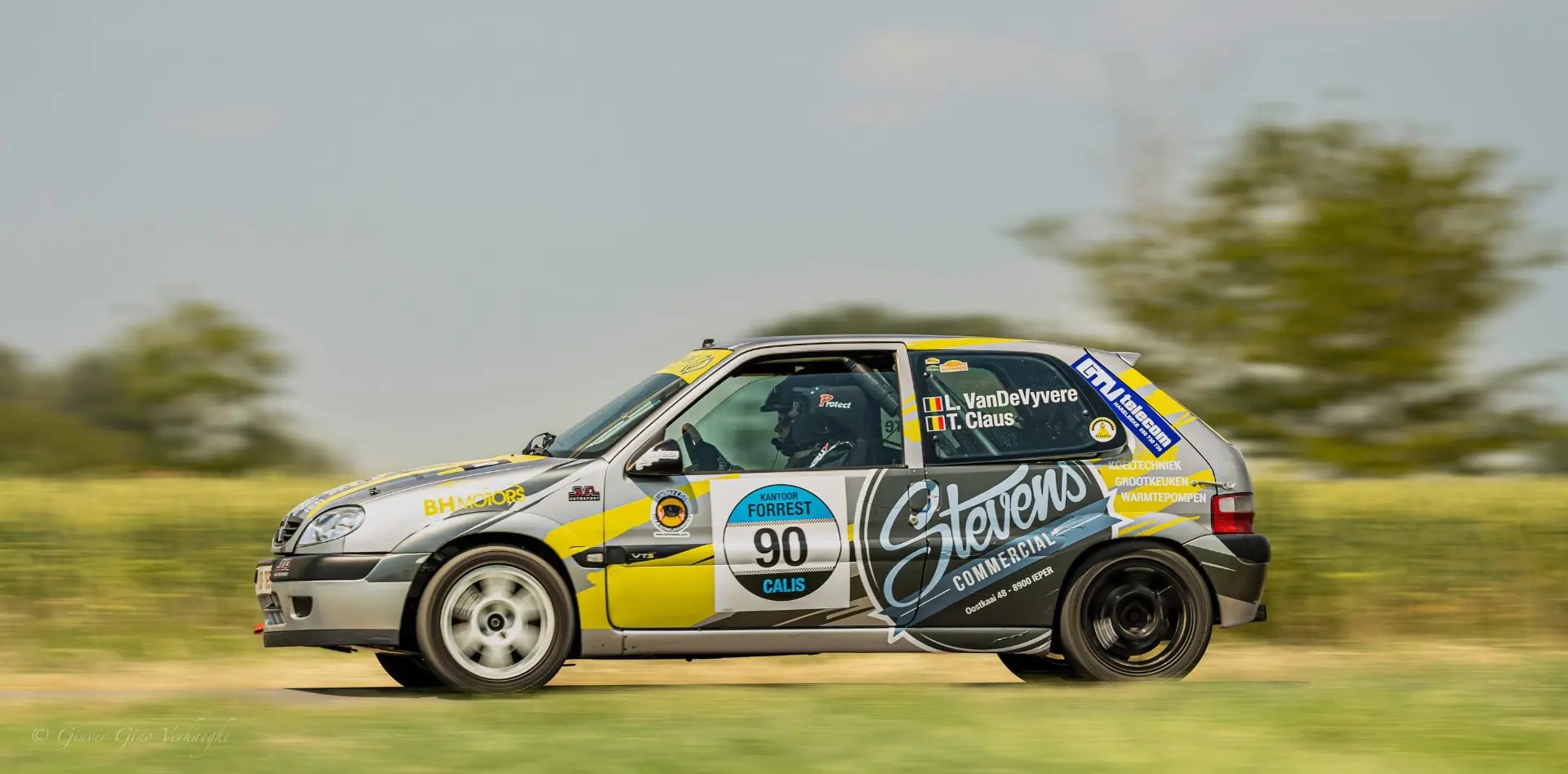Citroën Saxo VTS rally car on a Belgian stage